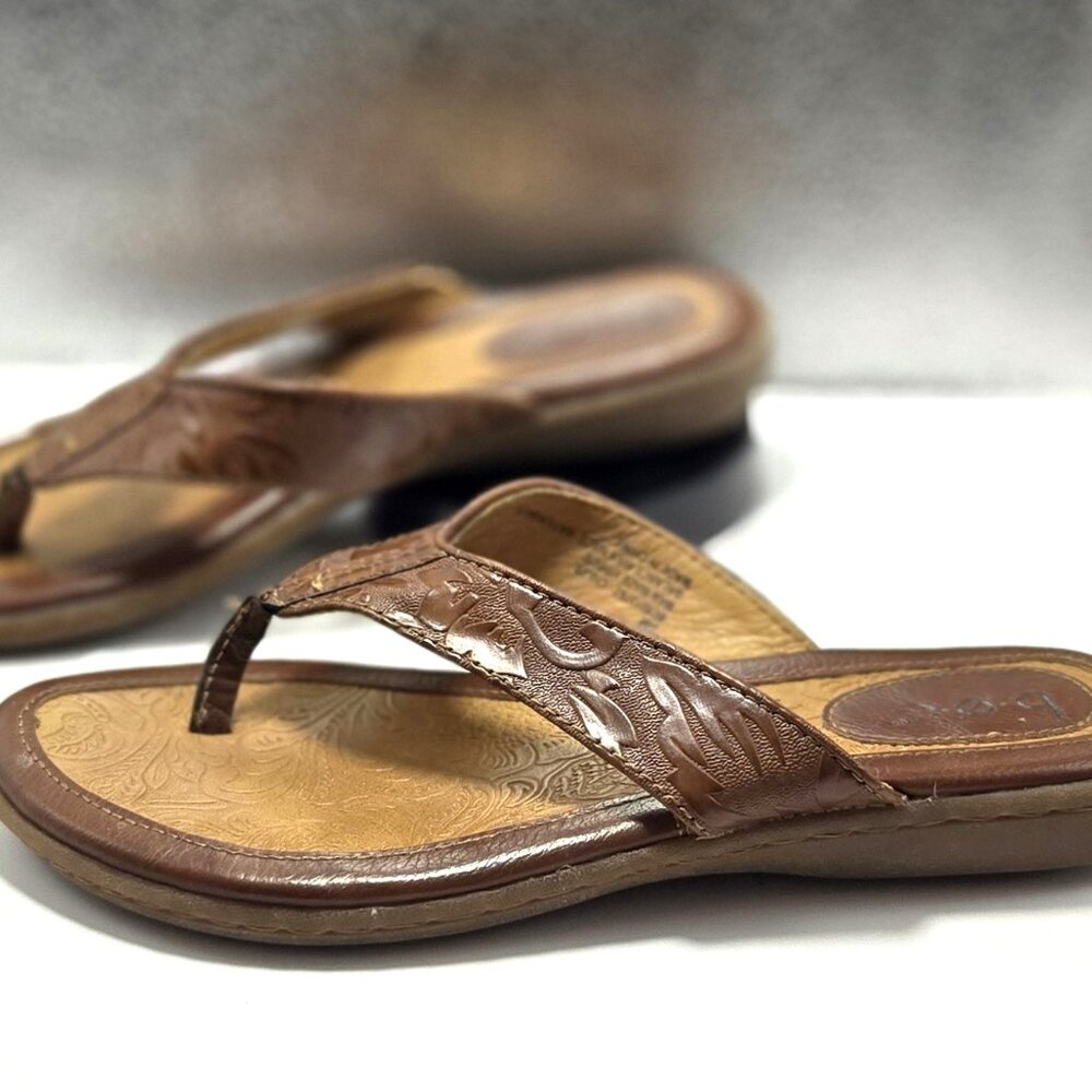 B.O.C. Women's Tan Faux Leather Thong Sandals Size 6